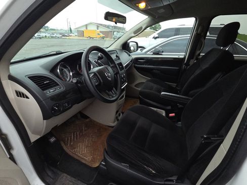 Used 2014 Dodge Grand Caravan SE w/ Quick Order Package 29E SE FWD image 8