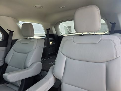 Used 2026 Ford Explorer Active w/ Active Comfort Package RWD image 10