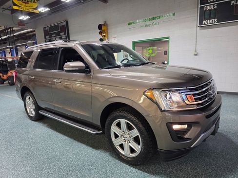 Used 2019 Ford Expedition XLT w/ Equipment Group 202A image 4