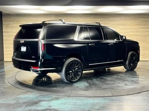 Used 2022 Cadillac Escalade ESV Premium Luxury AWD/4WD image 22
