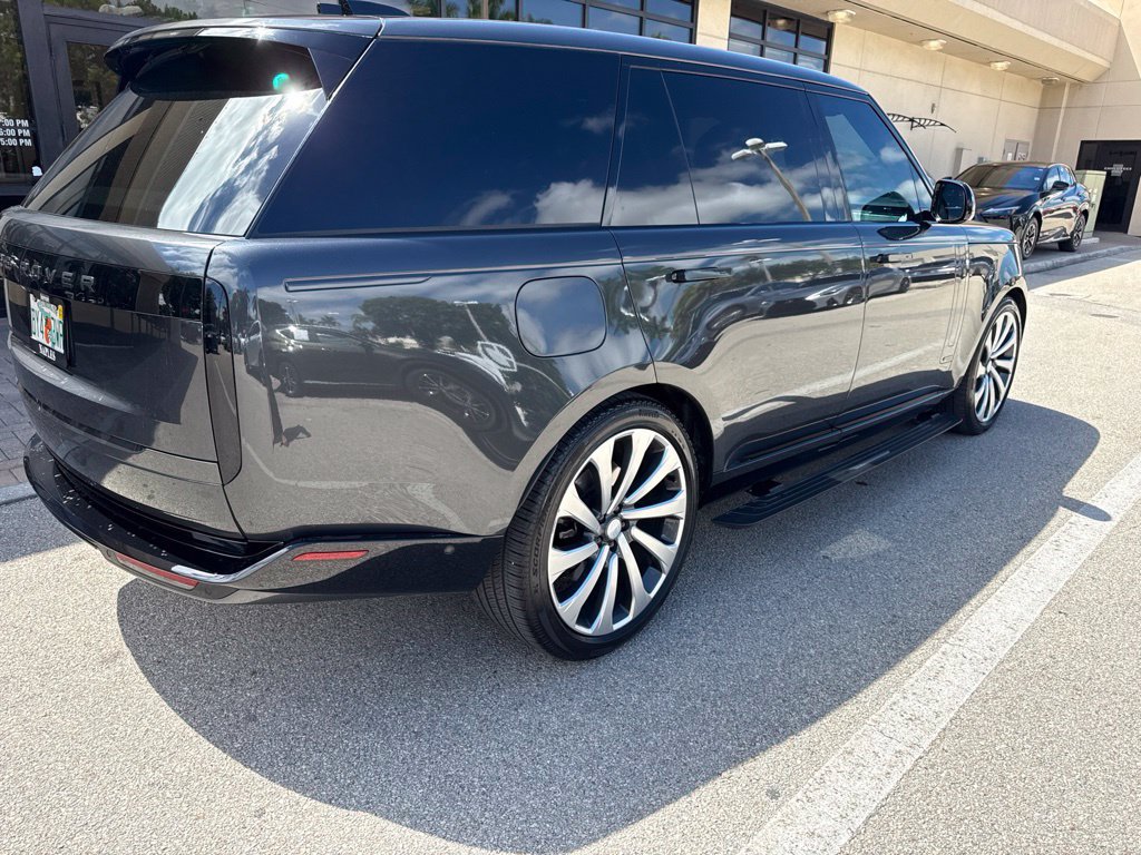 Used 2025 Land Rover Range Rover Long Wheelbase Autobiography AWD/4WD image 3