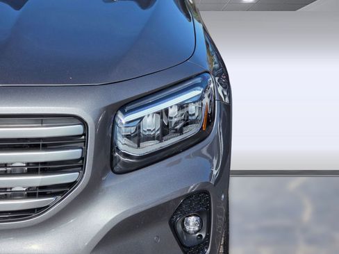 Used 2026 Mercedes-Benz GLB 250 4MATIC image 9