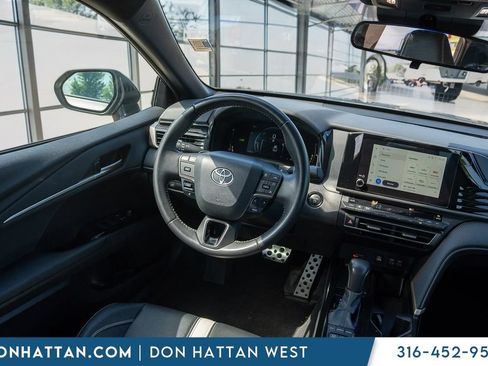 Used 2025 Toyota Camry SE FWD image 13
