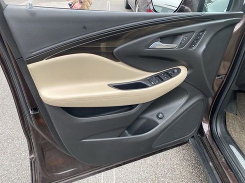 Used 2020 Buick Envision Essence image 11