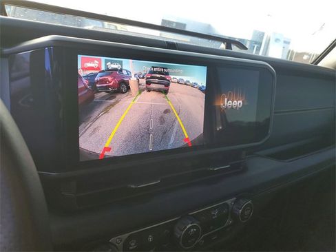 Used 2025 Jeep Wrangler Unlimited Rubicon 392 image 19