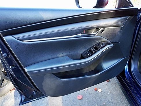 Used 2025 MAZDA MAZDA3 s image 22