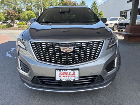 Used 2022 Cadillac XT5 Premium Luxury w/ Technology Package AWD/4WD image 2