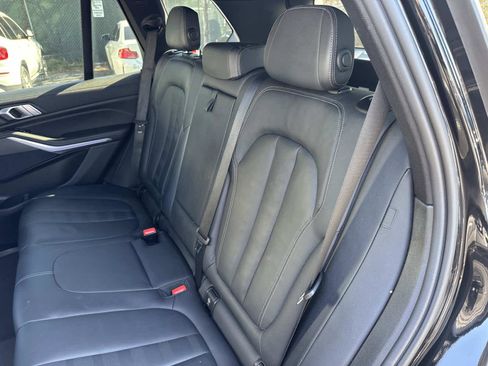 Used 2022 BMW X5 xDrive40i w/ M Sport Package image 14