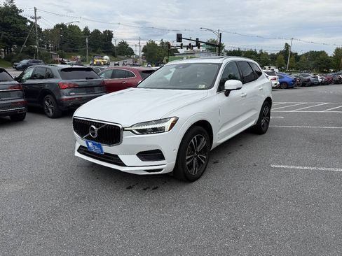 Used 2019 Volvo XC60 T5 Momentum w/ Multimedia Package AWD/4WD image 2
