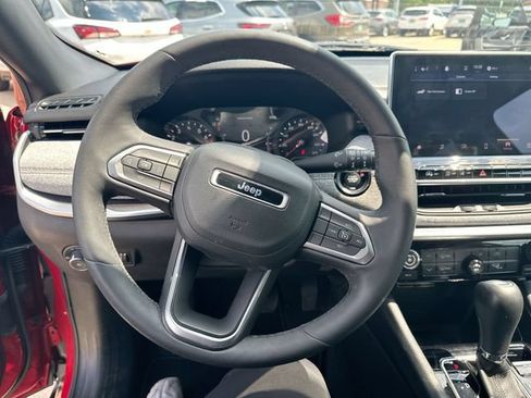 Used 2023 Jeep Compass Latitude AWD/4WD image 14