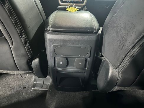 Used 2023 Ford Explorer XLT w/ Equipment Group 202A AWD/4WD image 25