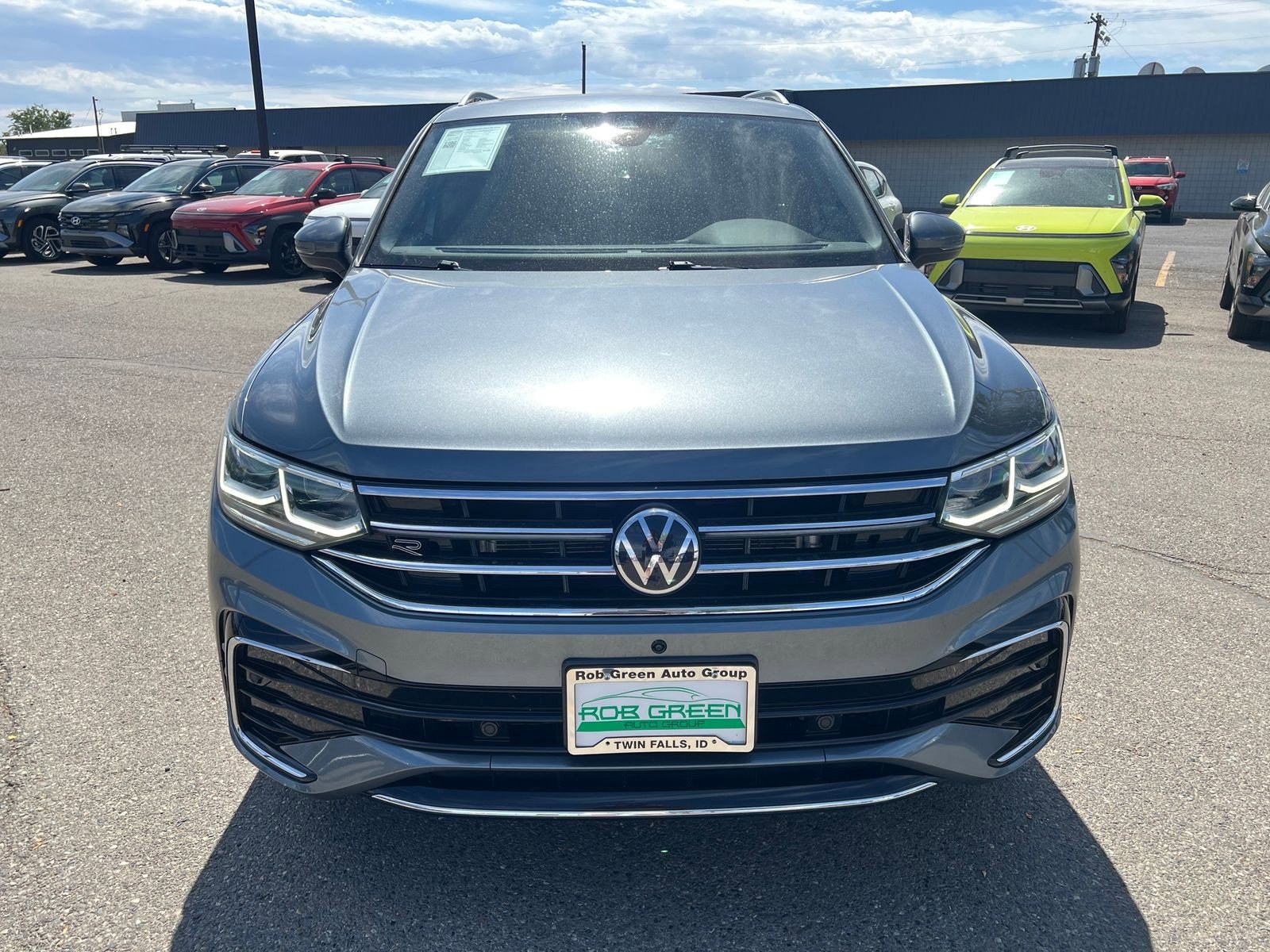 Used 2022 Volkswagen Tiguan SEL R-Line AWD/4WD image 9