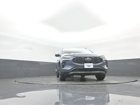 Certified 2025 Ford Escape ST-Line Elite image 28