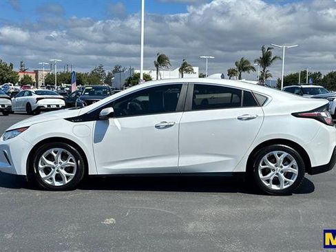 Used 2018 Chevrolet Volt Premier w/ Driver Confidence Package image 7