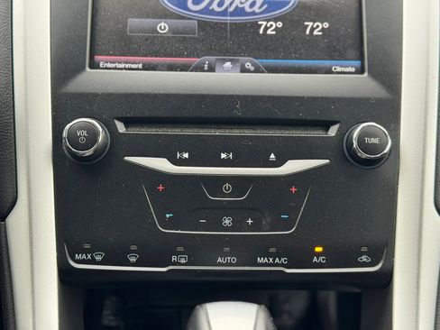 Used 2013 Ford Fusion SE image 21