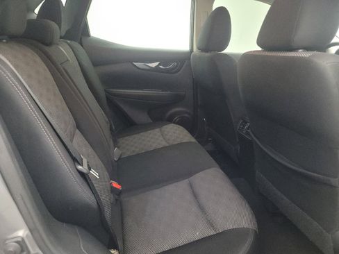 Used 2017 Nissan Rogue Sport SV w/ SV Premium Package image 19