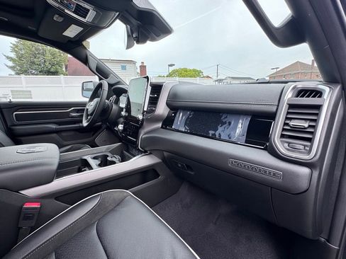 New 2026 RAM 1500 Laramie AWD/4WD image 17