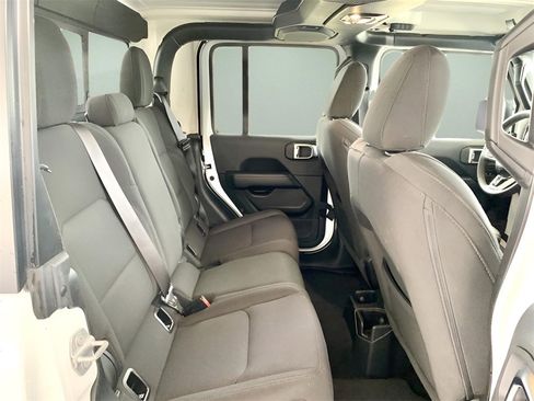 Used 2023 Jeep Gladiator Overland image 23