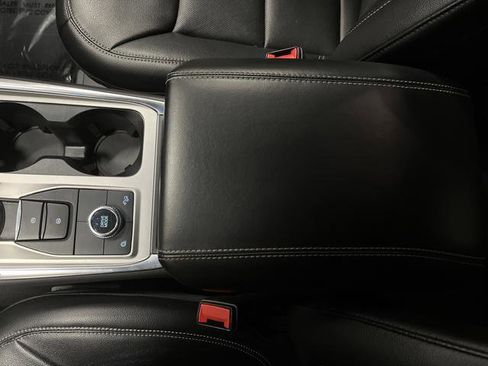 Used 2023 Ford Explorer Limited image 21