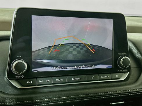 Used 2023 Nissan Rogue S AWD/4WD image 13