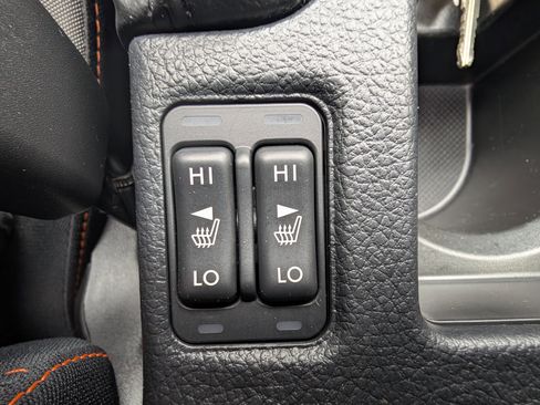 Used 2017 Subaru Crosstrek 2.0i Premium w/ Moonroof Package image 31