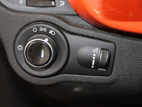 Used 2016 FIAT 500X Pop image 28