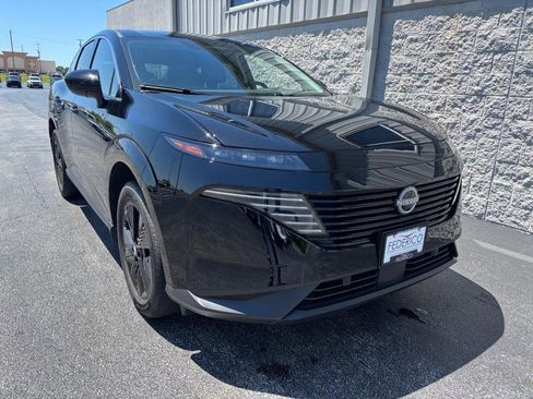 Used 2025 Nissan Murano SV FWD image 2
