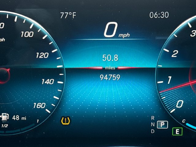 Used 2022 Mercedes-Benz GLB 250 4MATIC w/ Premium Package Lite image 19
