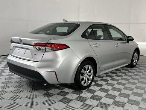 Used 2025 Toyota Corolla LE FWD image 8