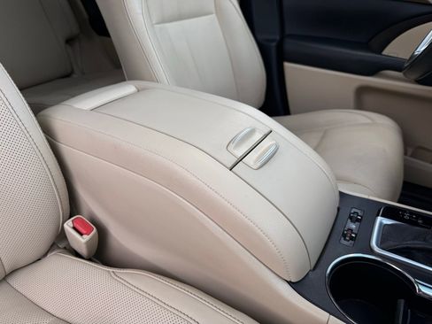 Used 2019 Toyota Highlander Limited image 25