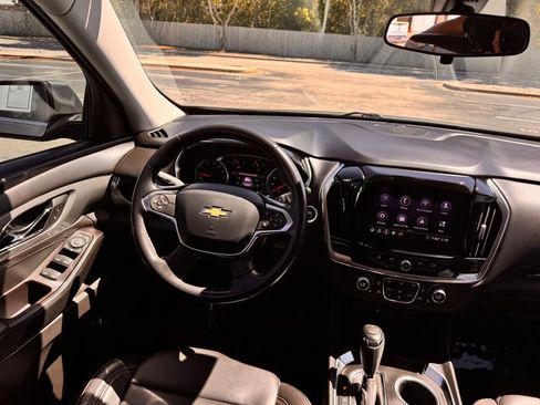 Used 2020 Chevrolet Traverse LT FWD image 26