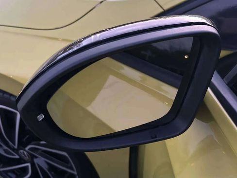 Used 2022 Volkswagen GTI Autobahn image 11