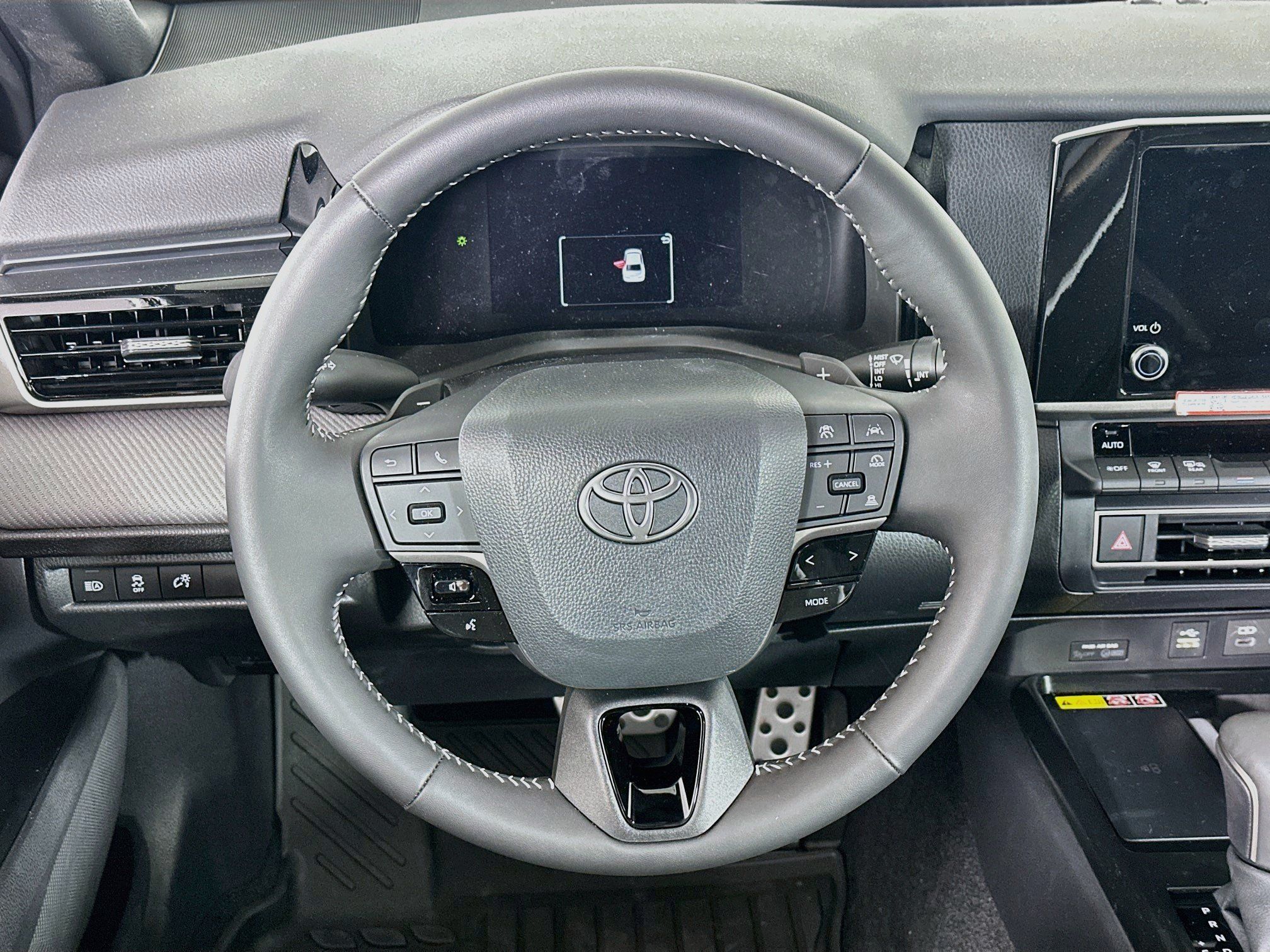 Used 2026 Toyota Camry SE FWD image 18