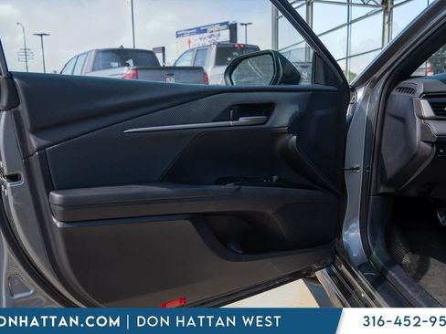 Used 2025 Toyota Camry SE FWD image 15
