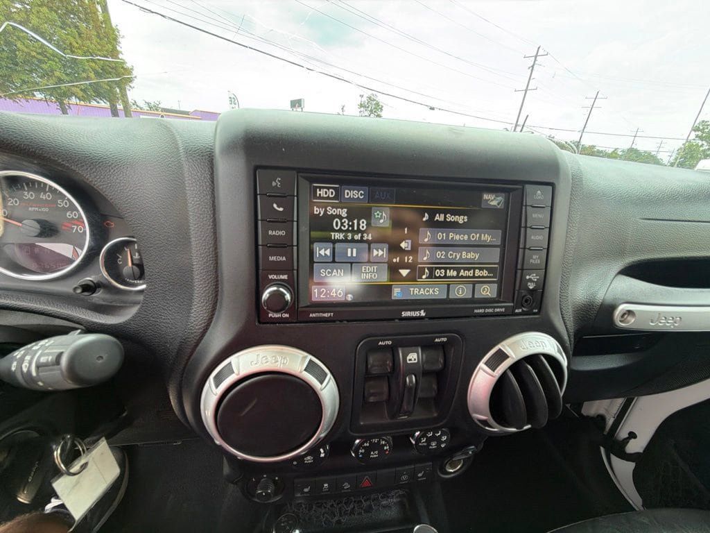 Used 2017 Jeep Wrangler Unlimited Rubicon AWD/4WD image 49