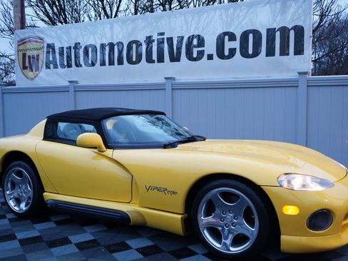 Used 1994 Dodge Viper RT/10 image 3