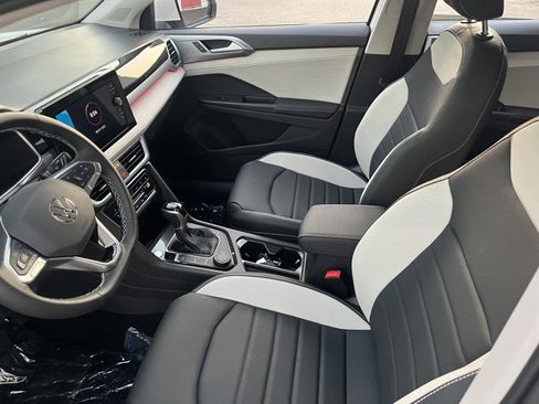 New 2025 Volkswagen Taos SEL image 7