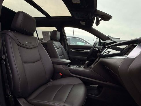 Used 2024 Cadillac XT6 Premium Luxury w/ Technology Package image 20