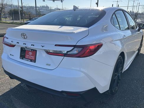 Certified 2025 Toyota Camry SE image 5