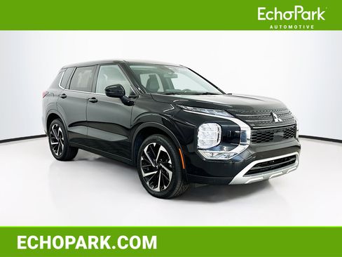 Used 2024 Mitsubishi Outlander SE AWD/4WD image 1