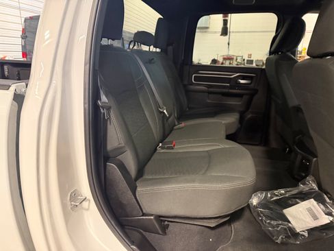 Certified 2025 RAM 2500 Big Horn AWD/4WD image 18