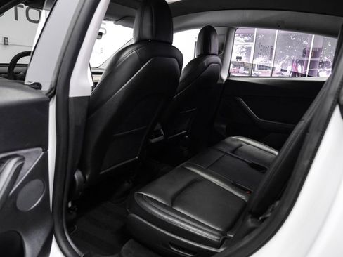 Used 2021 Tesla Model Y Long Range AWD/4WD image 38