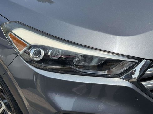 Used 2017 Hyundai Tucson Limited AWD/4WD image 6