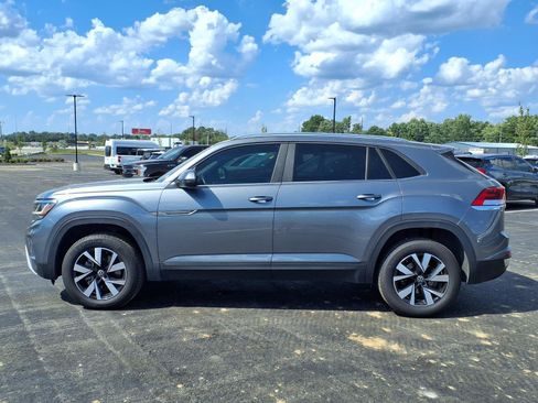 Used 2023 Volkswagen Atlas Cross Sport SE AWD/4WD image 19