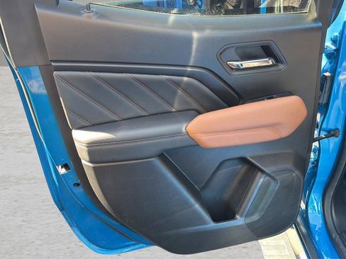 Used 2024 GMC Canyon AT4 w/ AT4 Premium Package image 9