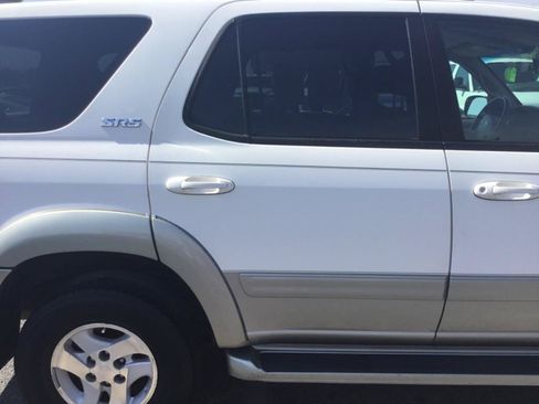 Used 2004 Toyota Sequoia SR5 RWD image 14