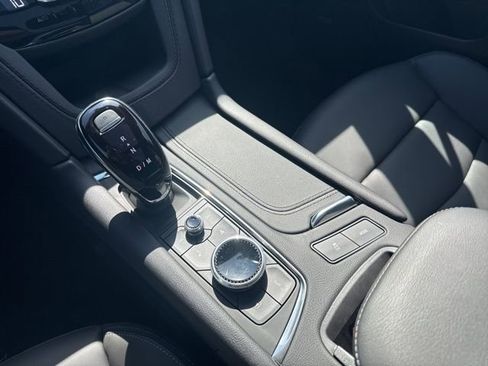 Used 2025 Cadillac XT6 Premium Luxury image 22