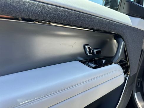 Used 2024 Land Rover Range Rover Sport SE image 16