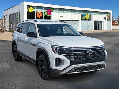 New 2025 Volkswagen Atlas Peak Edition SE