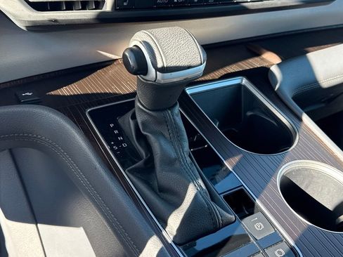 Used 2023 Toyota Sienna XLE image 17